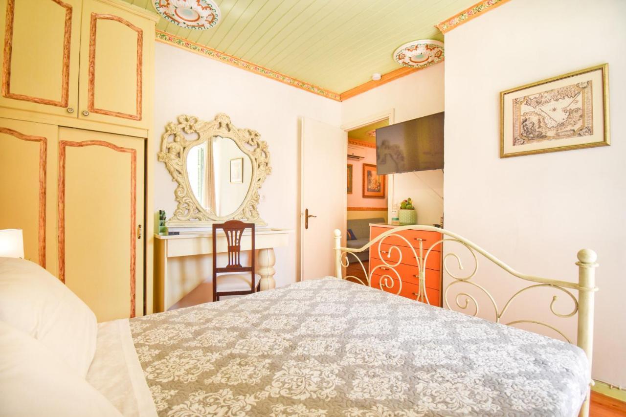 Venetian Well Gallery Apartment In Corfu Old Town Eksteriør billede