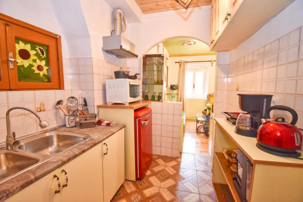 Venetian Well Gallery Apartment In Corfu Old Town Eksteriør billede